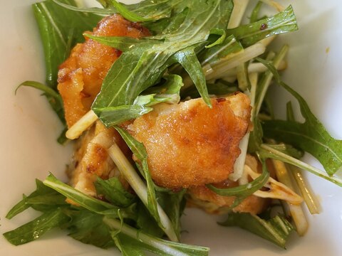 簡単美味しい⭐︎冷凍食品の唐揚げと水菜のサラダ